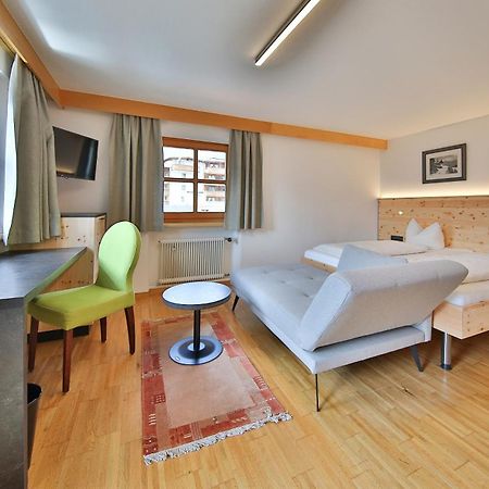 Hotel Pension Geiger Serfaus Exterior photo