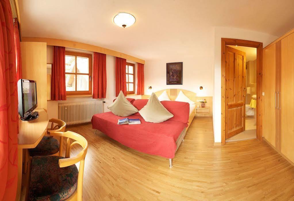 Hotel Pension Geiger Serfaus Exterior photo