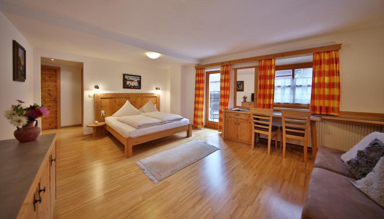 Hotel Pension Geiger Serfaus Exterior photo